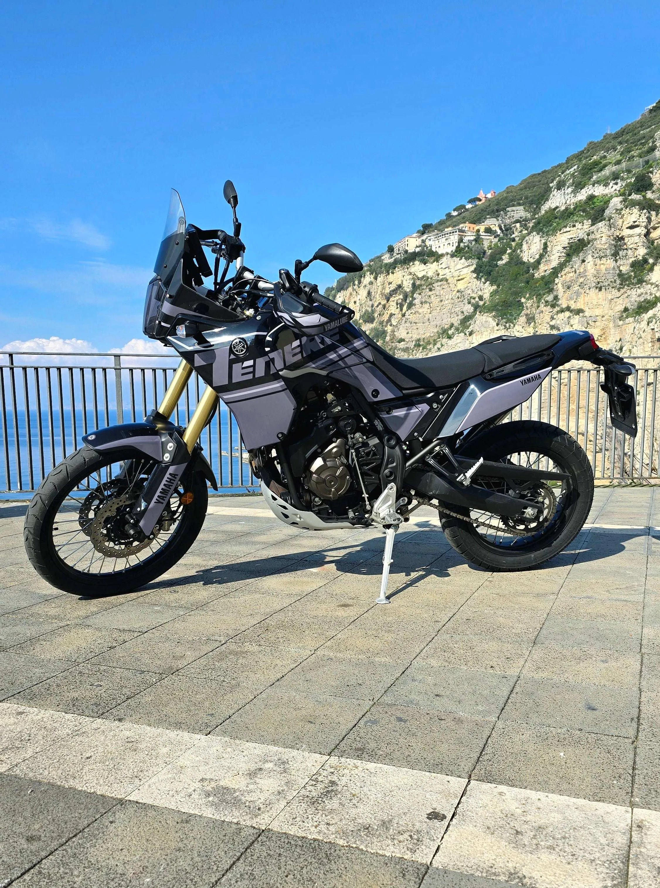 kit grafiche Yamaha Tenere 700 GRIGIO NERO